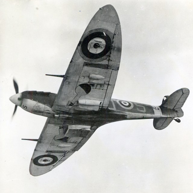 qj-s титул эскадрильи — «East Indian Squadron».jpg